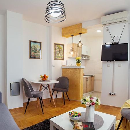 Apartman Mia Sremska Mitrovica Exterior foto