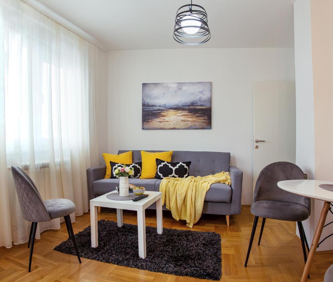 Apartman Mia Sremska Mitrovica Exterior foto