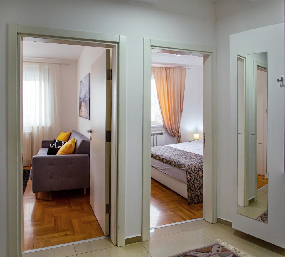 Apartman Mia Sremska Mitrovica Exterior foto